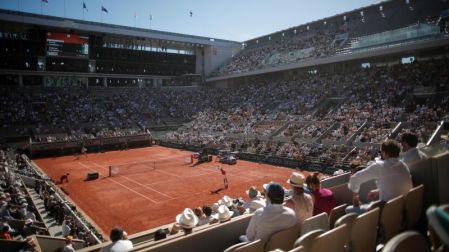 Roland Garros es el único Grand Slam con superficie de tierra batida, arcilla o polvo de ladrillo.