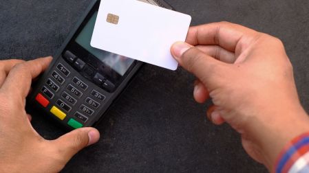 Aceptar pagos con tarjeta sale caro: Concanaco pide reducir costos a pequeños comercios.