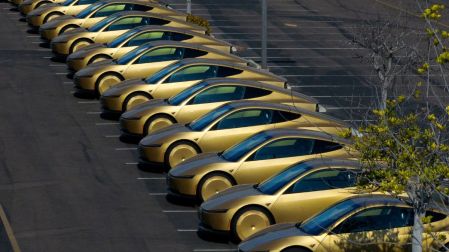 Cybercab sale a las calles: Tesla despliega su vehículo sin volante ni conductor en Austin