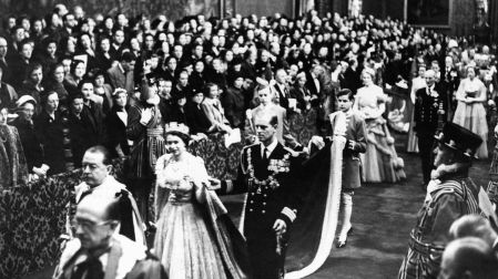 La nueva soberana tuvo que esperar 16 meses para protagonizar su histórica coronación.