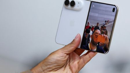 ¿Por qué el iPhone Duo, primer plegable de Apple, pone a prueba a John Ternus?