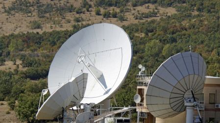 Ven positivo descuento de 12% para espectro; bajar el costo impulsará la economía.