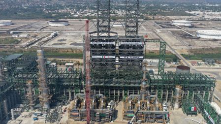 Sener aumentará 34% el procesamiento de crudo en las refinerías de México.
