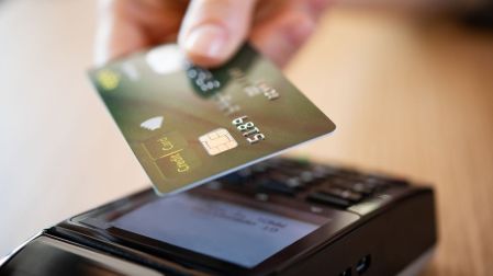 Adiós al efectivo: pagos sin contacto ya representan 36% de las transacciones.