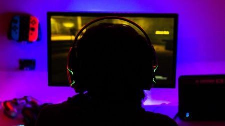 Cuidado gamers: hackers usan videos de YouTube para infectar computadoras con malware.