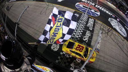 Logano llega a 40 victorias en NASCAR Cup