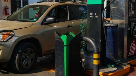 Aumento en petroprecios: Hacienda mantiene estímulo de 100% al IEPS del diésel.