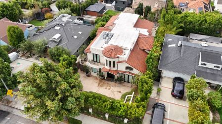 Vista exterior de la residencia en Santa Mónica donde fue hallado sin vida Presley Gerber