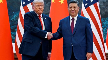 Peso se mantiene estable; mercados atentos a reunión entre Trump y Xi Jinping