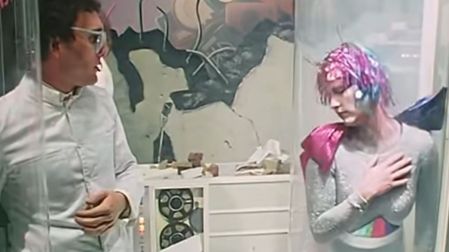 Escena de un videoclip transmitido por MTV durante los primeros años del canal musical.