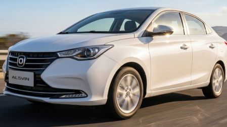 La marca china Changan no instalará una planta de autos en México; prevé aumentar ventas.