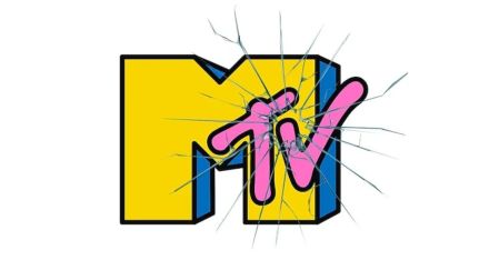 Logotipo de MTV, canal musical que impulsó los videoclips y cambió la industria musical desde 1981.