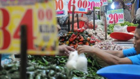 Inflación en México acelera a 3.42%; el jitomate fue el que más subió de precio.