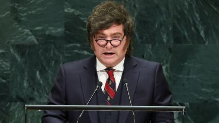 Pobreza vuelve a crecer en la Argentina de Milei; podría afectar al 35% de su población