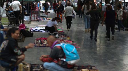 México tiene menos dependientes, pero cada vez más son adultos mayores, revela el Inegi.