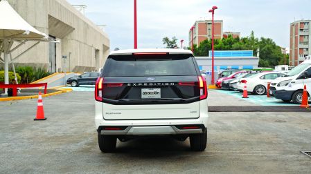 Ford Expedition Platinum Max