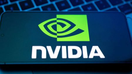 Nvidia pone límites a la IA: lanza plataforma para controlar agentes autónomos.