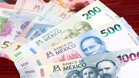 Ingresos tributarios alcanzan más de 3 bailones de pesos de enero a agosto: SAT