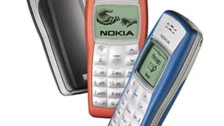 Mientras Nokia convierte su icónico celular en objeto de colección, BlackBerry cambia de negocio.