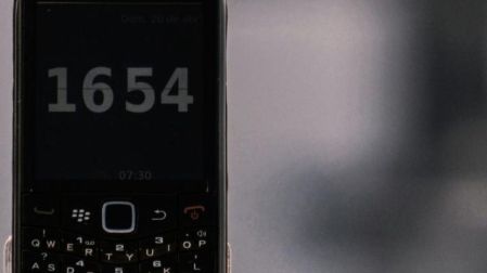 Mientras Nokia convierte su icónico celular en objeto de colección, BlackBerry cambia de negocio.