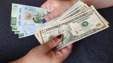 Tipo de cambio: sobreprecios financieros costarán 4 mil 300 mdd a mexicanos.