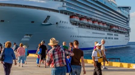 ONU ajusta a la baja proyecciones del turismo a nivel mundial en 2026, ¿por qué?