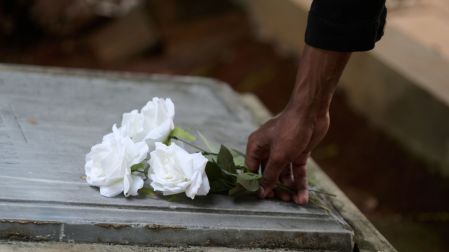 Si tu familiar fallece, ¿qué pasa con sus deudas? Esto dice la Condusef.