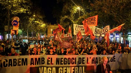 La crisis habitacional desata una ola de movilizaciones en las calles de España y enciende las alarmas en el panorama político del país.