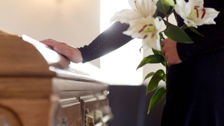 ¿Por qué crecen los funerales para mascotas? Esto dice J. García López