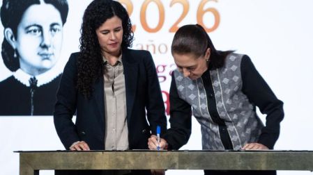 Uno de los puntos que ha enfatizado el gobierno federal es que la reforma no representa una prohibición general para tener doble nacionalidad