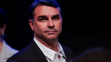 Triunfo de Flavio Bolsonaro dejará a México aislado en América Latina: Andrés Oppenheimer