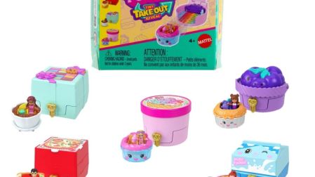 Colección Polly Pocket Tiny Takeout Reveal de Mattel con cinco estuches de comida de colores y pequeñas muñecas sobre fondo blanco.