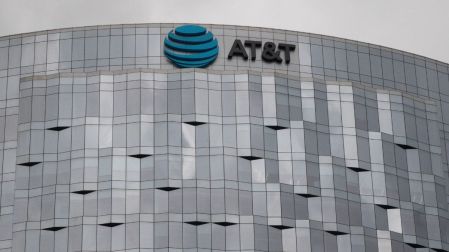 AT&T vende su negocio en México; avanza estrategia de la empresa