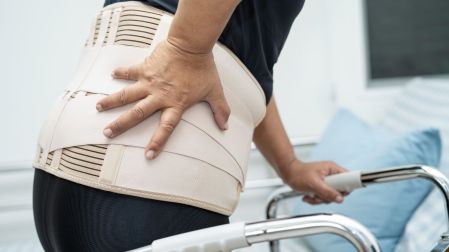 Enfermedades de la columna vertebral: principales padecimientos y sus síntomas de alerta