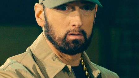 Forbes y otros medios especializados han calculado en distintos momentos el patrimonio de Eminem, con cifras que superan los 200 millones de dólares.