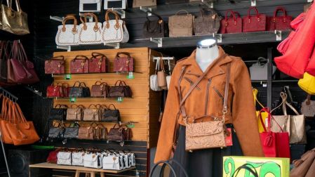 El turismo de compras se convierte en una estrategia para León, donde más de la mitad de sus visitantes tienen entre sus principales motivaciones adquirir productos.