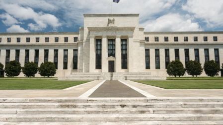 Se desmantela atractivo por el peso mexicano; presiona expectativa de la Reserva Federal