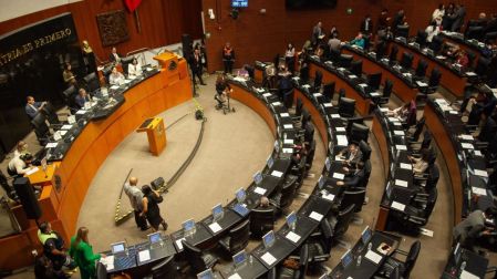 IMSS limita la Modalidad 40; los cambios activan debate en el Senado.