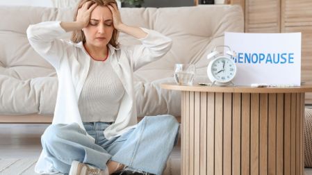 Algunas mujeres experimentan episodios ocasionales de bochornos y sudoración.
