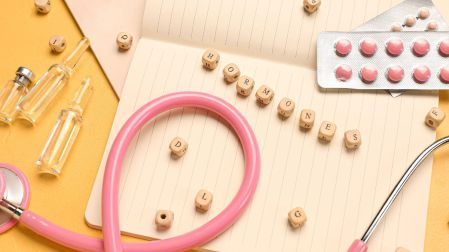 The Menopause Society señala que existen tratamientos para la menopausia con evidencia clínica.