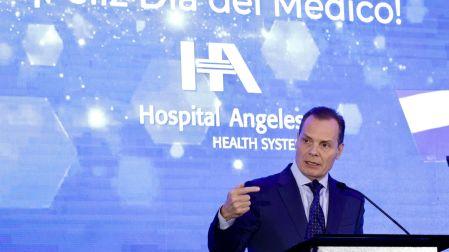 Olegario Vázquez Aldir conmemoró el Día del Médico con especialistas de Hospital Angeles; ratificó inversiones a largo plazo y nuevas sedes en CDMX.