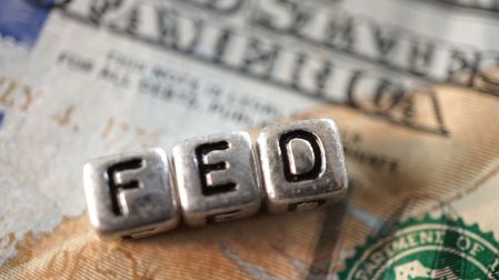 La Fed se encamina a una pausa en las tasas; costo de vida vuelve a acelerarse