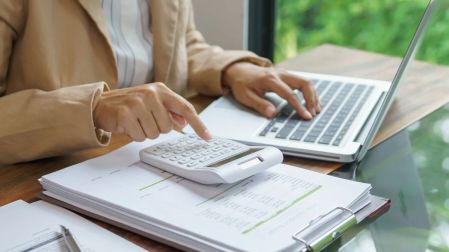 Si tu familiar fallece, ¿qué pasa con el dinero que tenía en su cuenta bancaria?