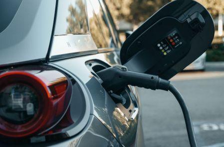 México supera los 60 mil puntos de recarga para vehículos eléctricos e híbridos.