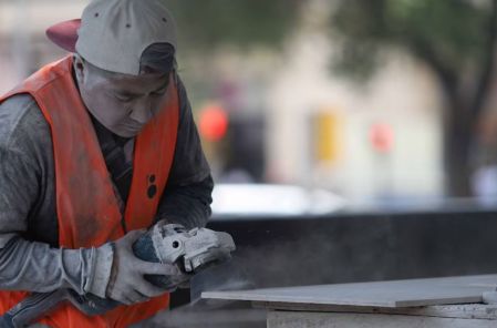 inversión fija en México aumenta 2.4% y suma dos meses al alza.