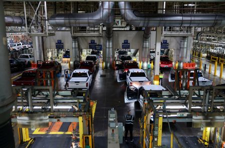 Automotrices de EU temen que revisión del T-MEC les cueste más caro, ¿por qué?