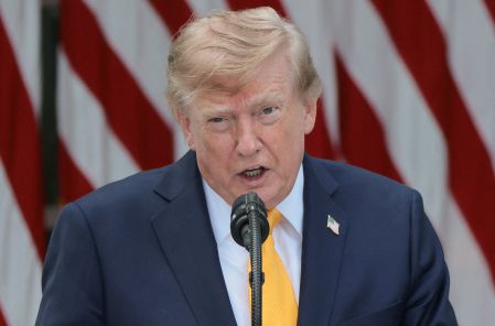 Trump amenaza con aranceles a la UE si Canadá se convierte en miembro asociado