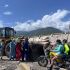 Los cuerpos que han sido rescatados se encuentran apilados en el suelo, en el malecón de La Guaira