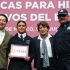 El secretario de Educación Pública, Mario Delgado y la gobernadora Delfina Gómez, encabezaron la entrega de 2 mil 650 becas para hijas e hijos de policías operativos del Estado de México