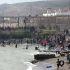 La llegada masiva de jóvenes marroquíes por mar y tierra provocó escenas de caos en Ceuta y obligó a reforzar la seguridad con unidades militares.